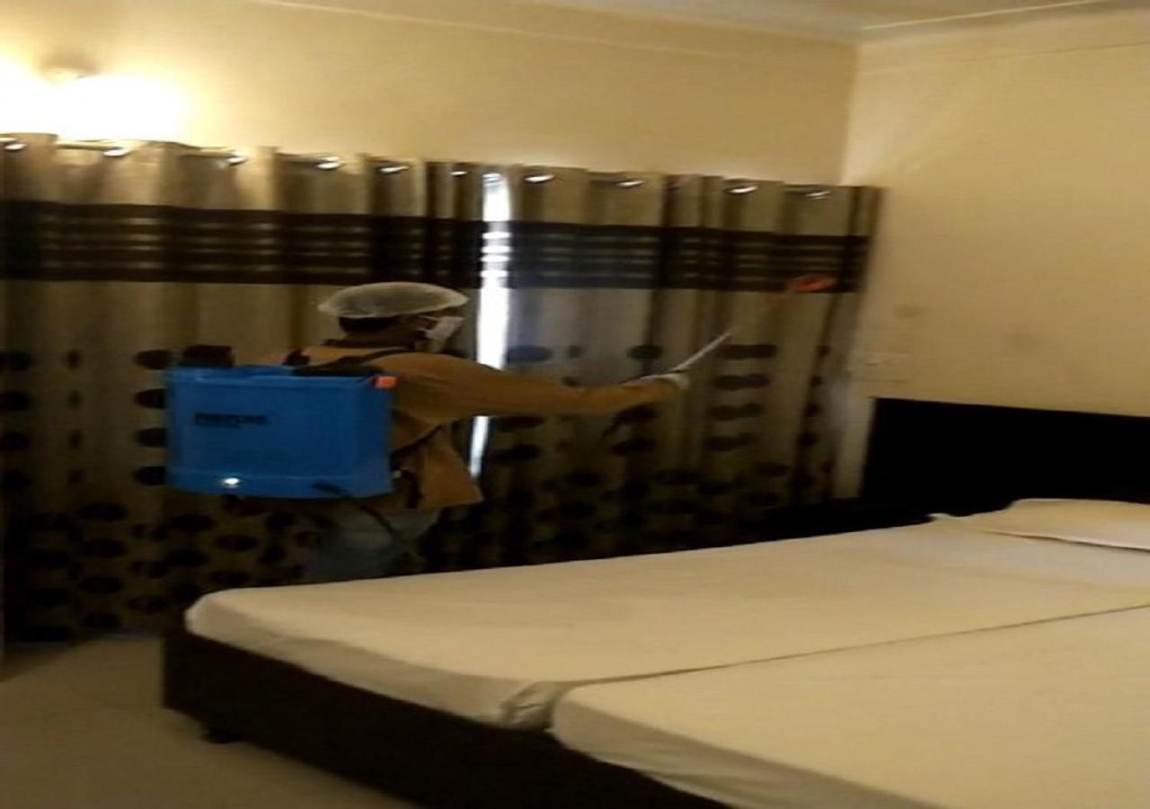 Hotel Rose Lodge ปูเน่ ภายนอก รูปภาพ